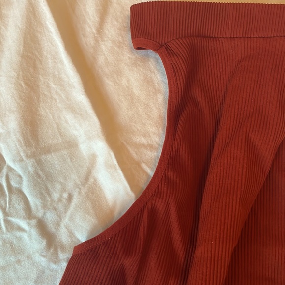 UO Rust Coloured Tank - Picture 4 of 4